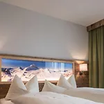 & Hotel 3*