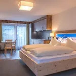 & Hotel 3*