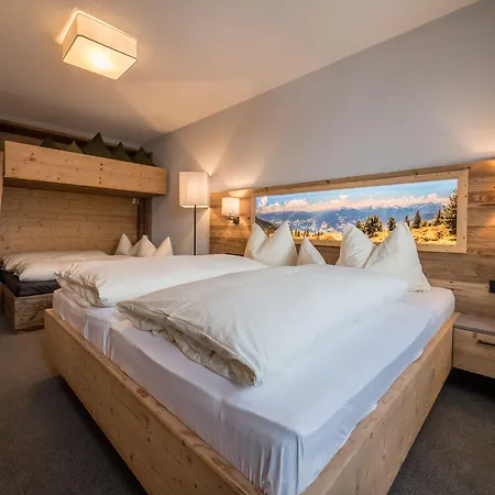 Hotel & Fuegen