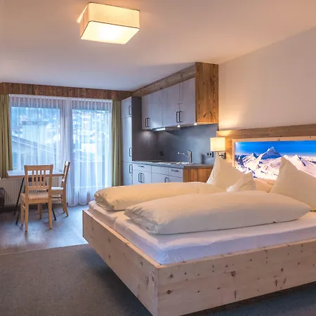 & Hotel 3*