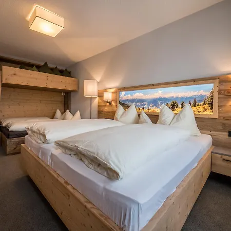 Otel & Mit 3*