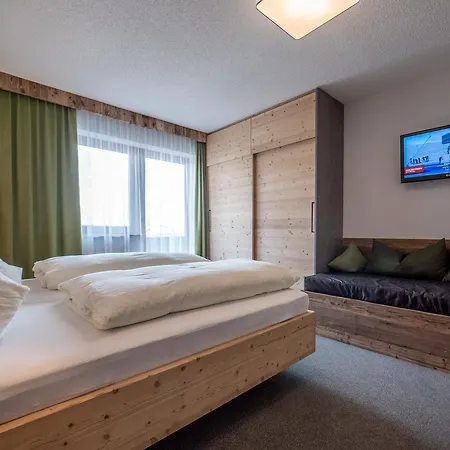 Otel & Mit 3*