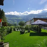 Hotel & 3*
