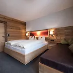 Hotel & Fügen